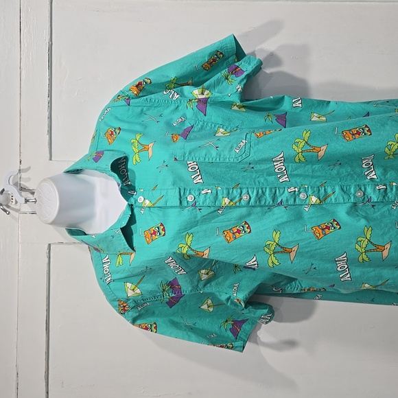 AMPLIFY HAWAII TIKI DRINK PRINT BUTTON FRONT shirt.   #6498 - Picture 4 of 7